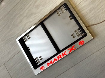 Квадратная светящаяся номерная рамка Mark X из нержавеющей стали с подсветкой надписи